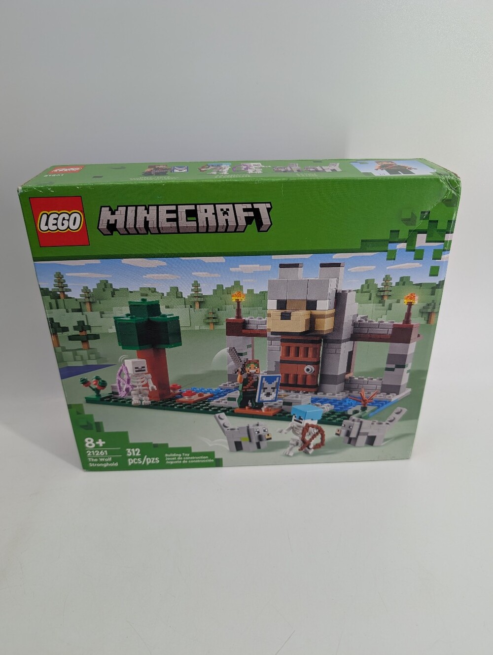 Lego Minecraft Wolf Stronghold Building Set 21261 New Damaged Box